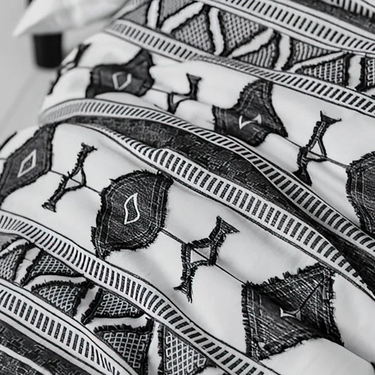 5 pc King Comforter Set, Black/White, 100% Cotton