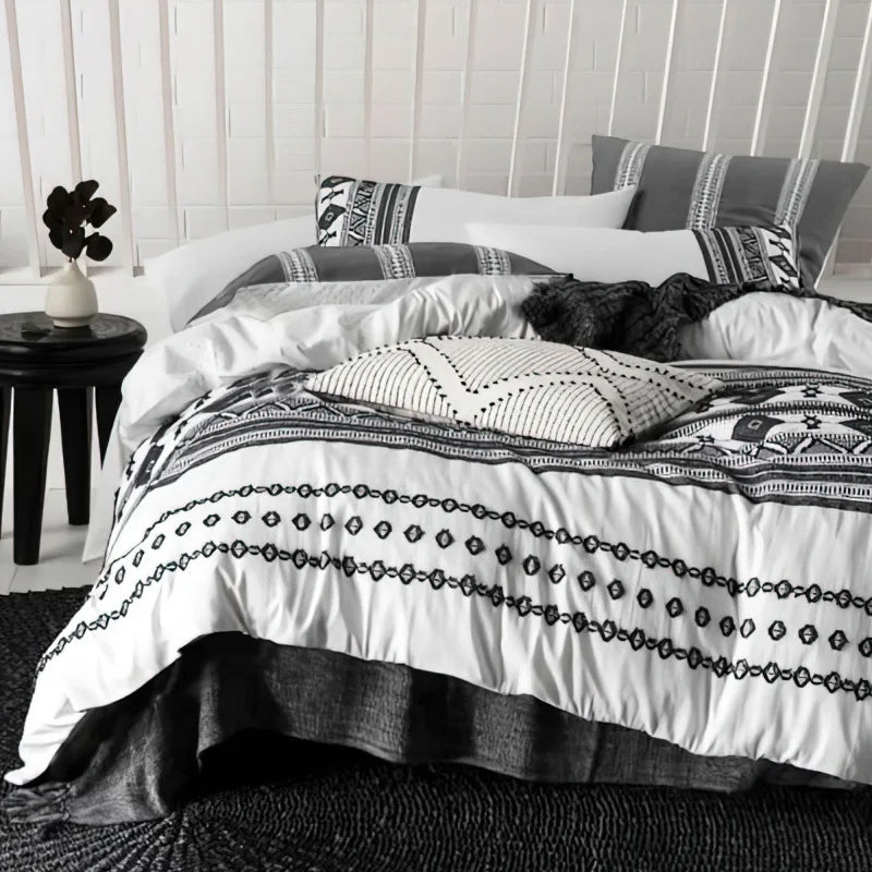 5 pc King Comforter Set, Black/White, 100% Cotton